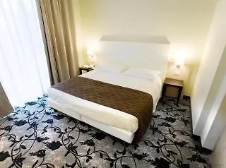 Regal Apartahotel 3*