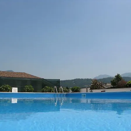 Regal 3*