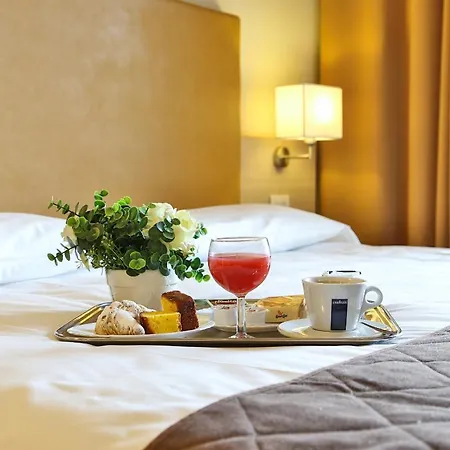 Regal 3*